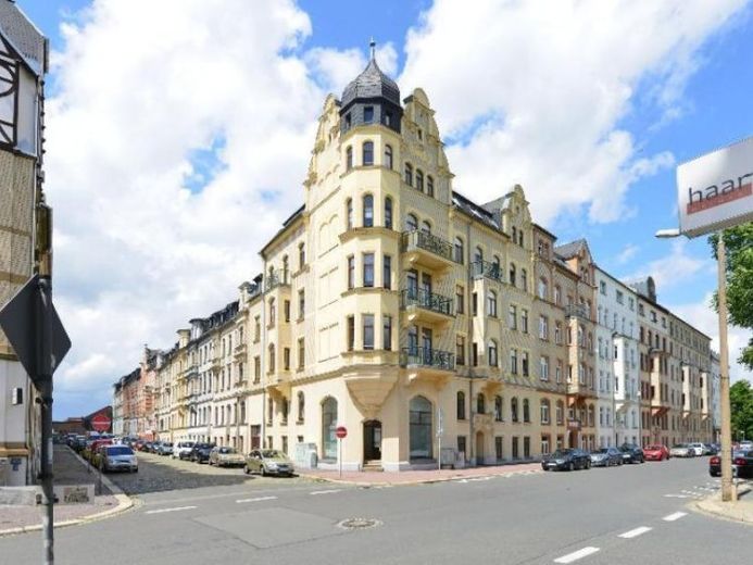 Jößnitzer Str. 141, Wohnung 13 ~~~ Balkon, Tageslichtbad mit Wanne und Dusche, Abstellraum im Treppenhaus – Foto 1