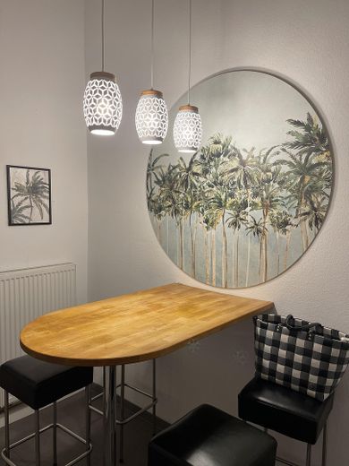 4-osobowe WG oferuje jasny pokój 16 m², w pełni umeblowany – bezpośrednio przy Ringpark, 2 min. od dworca – Küchentheke