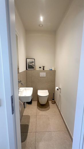 Exklusive 4-Zimmer-Wohnung mit großem Balkon – Foto 8