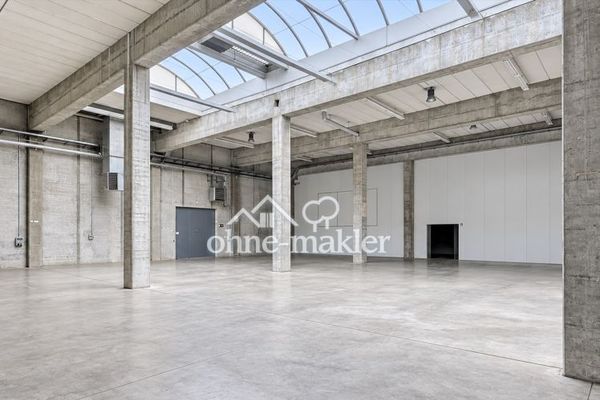 गोदाम, उत्पादन, कार्यालय/सामाजिक कक्ष 750m² + 206m², खुला क्षेत्र >5000m² (विकल्प + CNC मशीनिंग लगभग 400m²)