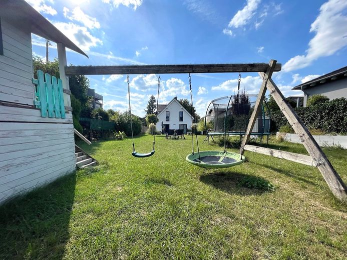 Modernes freistehendes Einfamilienhaus von 2019 mit großem Garten, zentral – Foto 20