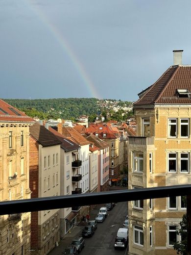 Rare opportunité dans un monument KfW : loft dans un immeuble ancien, grande terrasse sur le toit et prestations haut de gamme PREMIÈRE OCCUPATION – Panoramablick über die Stadt