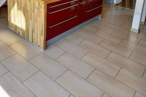 *** Charmante Maisonette-Dachgeschosswohnung mit Balkon + Garage + Außenstellplatz ***