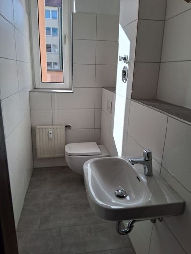 Neu sanierte 3-R-Wohnung In MD.Stadtfeld Ost 104 im  EG. mit BLK. zu vermieten – Gäste WC. zweite Ansicht