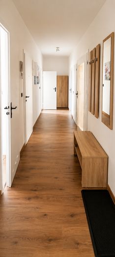 Große möblierte Firmenwohnung | 6 Betten | Garten | WLAN | ab 3 Monaten – Foto 2