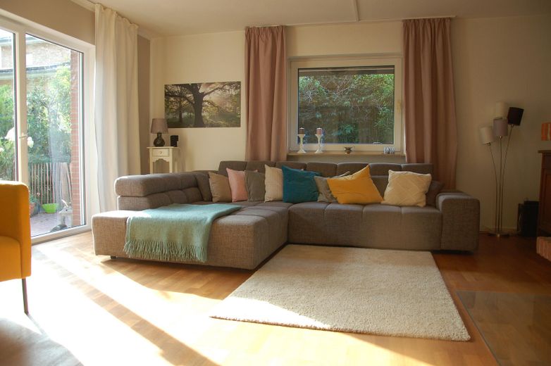 Дом на продажу, 6 комнат – Wohnzimmer Gestaltung Beispiel