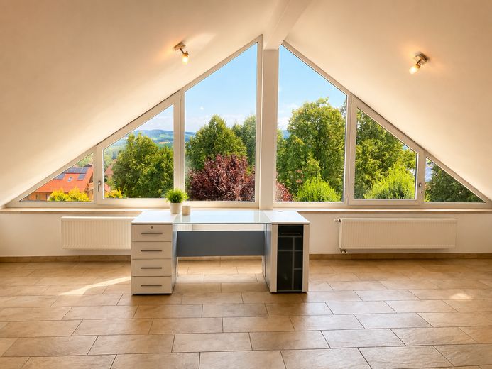 Wunderschönes Einfamilienhaus mit Potenzial: Ein Wohntraum für jeden - Keine Maklerprovision! – Aussicht Dachgeschoss