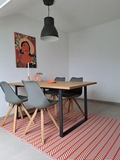 Renditestarke Kapitalanlage – modernisierte und vollmöblierte 3-Zimmer-Wohnung – Küche