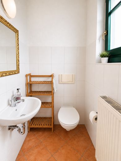 vivienda de ensueño en un entorno verde *Casa unifamiliar en Klotzsche* – WC für Ihre Gäste