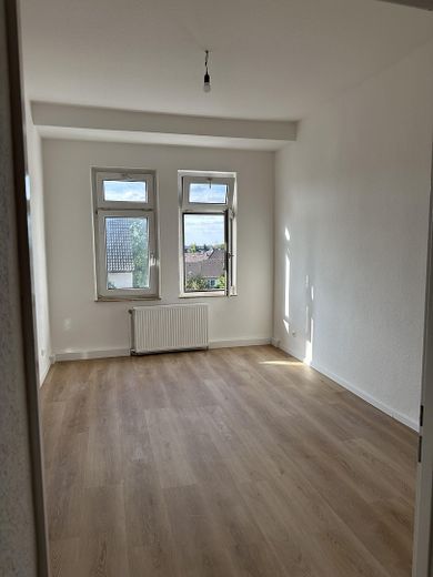 Frisch renovierte 4-Zimmer Wohnung in Essen-Frohnhausen – Schlafzimmer_2.1
