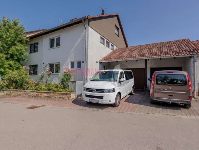 Ruimte voor het hele gezin, ruime twee-onder-een-kapwoning met tuin en garage in een landelijke omgeving – Foto 1