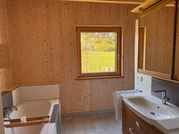Modernes Badezimmer