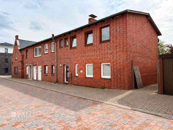 6 Einheiten. Voll vermietet. Kapitalanlage in Nortorf. – Außenansicht