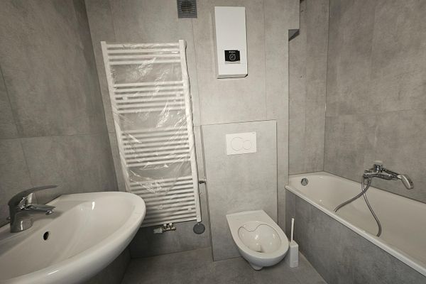 Erstbezug nach Sanierung - hochwertige 2-Raum Wohnung mit Süd-Balkon