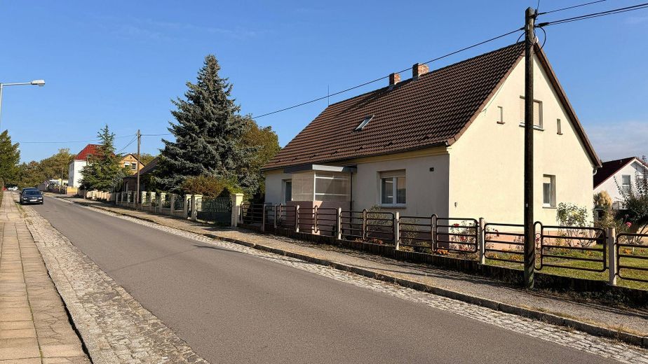 Haus Straßenseite II