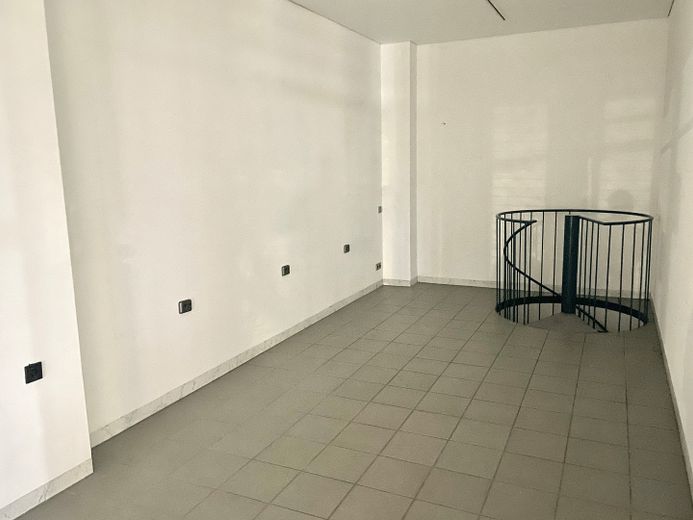 Atractivo local comercial/superficie comercial/oficina en una imponente casa de arquitecto en el corazón de Rheydt – Ladenlokal (Bild 3)