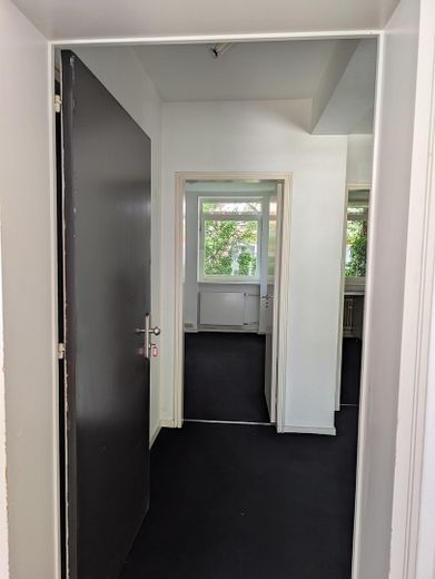 Erdgeschosswohnung in Alsternähe (Uhlenhorst) mit exklusiver Gartennutzung in Architektenhaus – Blick ins Gästezimmer