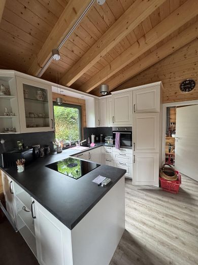 Holzhaus zwischen Nord- und Ostsee – Wohnküche