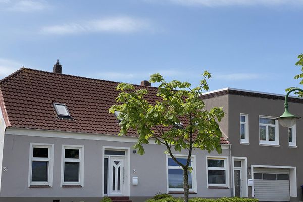 Haus mit 3 Wohneinheiten im Küstenort Hooksiel am historischen Hafen