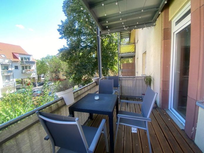 großer Balkon