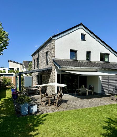 Terrasse 2 mit Markise