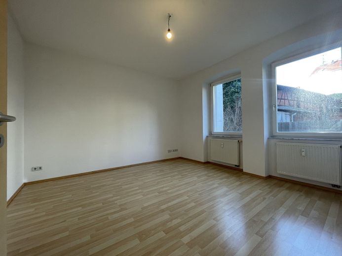 Provisionsfrei: 3-Zimmer-Balkonwohnung im Hochparterre eines kernsanierten 4-FH, Weimar Nordvorstadt – Ruhig schlafen zum Innenhof