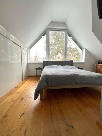 Familienfreundliches möbliertes Haus mit Garten nahe Berlin - befristet – Master Bedroom
