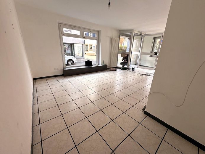 75m² Gewerbefläche + Garage + Keller | Zentral Bad Dürkheim | 900 kalt – 04_hauptraum_1