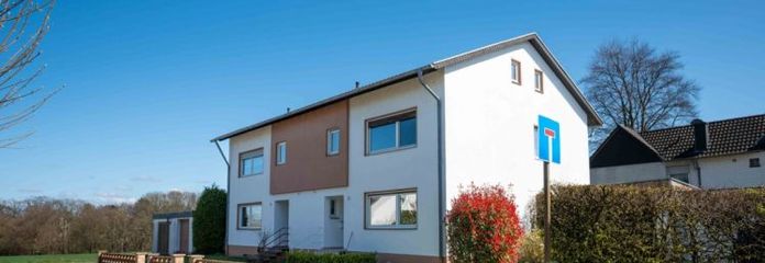 Bonn-Niederholtorf : maison familiale spacieuse avec jardin et potentiel d’aménagement
