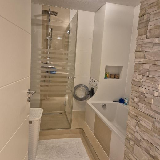 Provisionsfrei - Stilvoll modernisiert: 4-Zimmer-Wohnung in Neu-Ulm – Фотографія 4