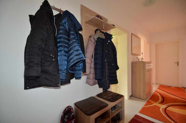 ****TOP 3,5-4 Zimmerwohnung, großer Balkon, in Ansbach, ruhige zentrale Lage – großer Flur, Einrichtungsbeisp
