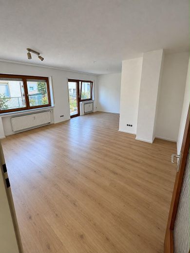 Charmante 2-Zimmer-Erdgeschosswohnung mit privatem Gartenanteil - teilsaniert! – Foto 2