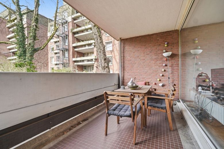 4-Zimmer Wohnung mit Loggia und Tiefgaragenstellplatz in Köln-Niehl – Loggia