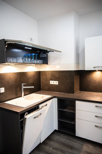 Moderne 3-Zimmer Eigentumswohnung mit Einbauküche & großem Balkon – Foto 12