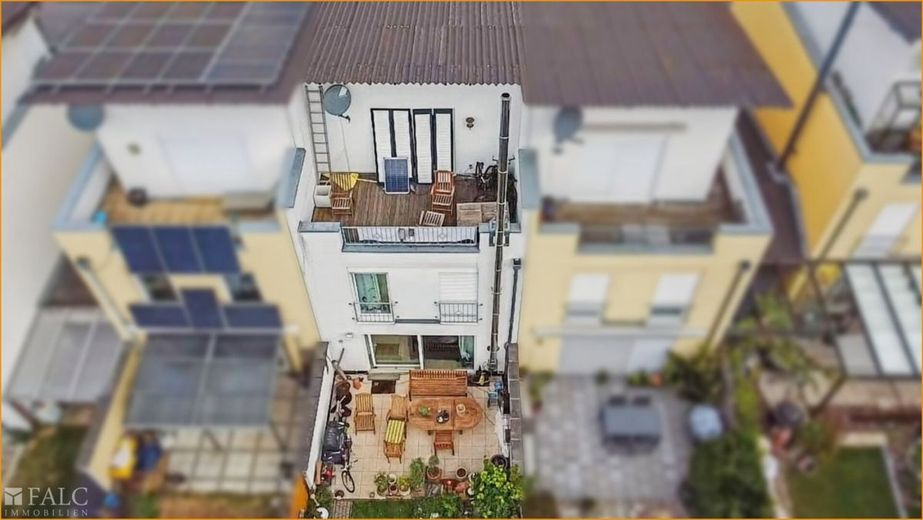 Familienglück in modernem, energieeffizientem Reihenmittelhaus – Dachterrasse + Terrasse
