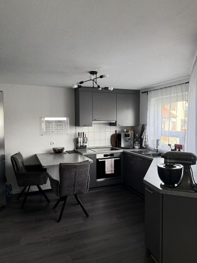 Abitare con carattere – moderna maisonette con un’architettura del tetto impressionante, giardino e piscina – Foto 5
