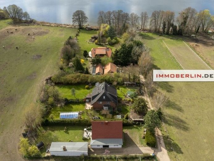 IMMOBERLIN.DE - Traumlage! Charmantes Einfamilienhaus mit Südgarten beim Krampnitzsee – Foto 1