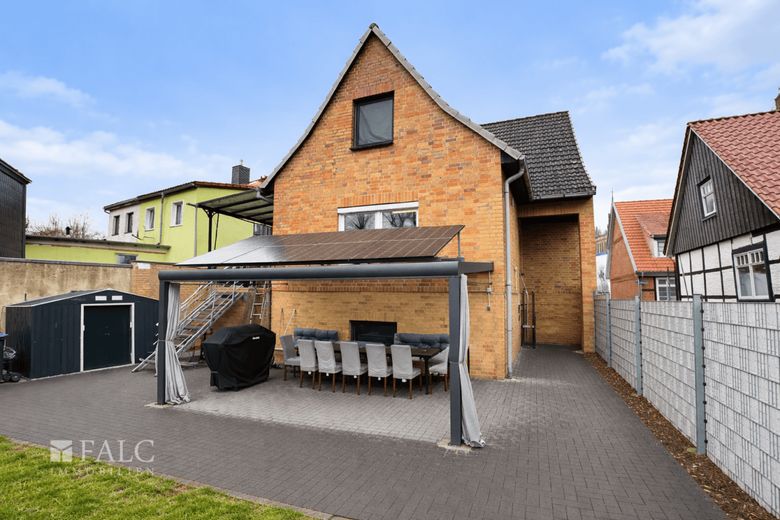 ***Großzügiges Wohnen auf drei Etagen mit Kamin, Balkon und separater Einliegerwohnung*** – Ansicht hinten