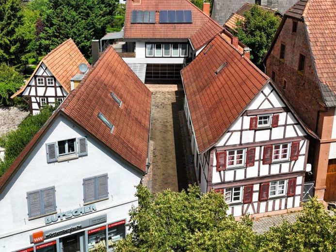 Kandel: 2 vermietete Wohnungen zum Preis von einer! Modernisierungsbedürftig! – Foto 1