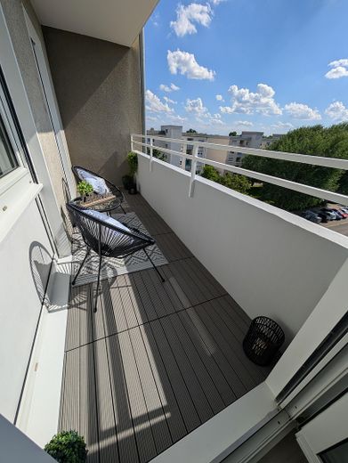 PROVISIONSFREI - sofort einziehen - Helle 3-Zimmerwohnung mit Blick zur Pfalz, komplett renoviert – Balkon