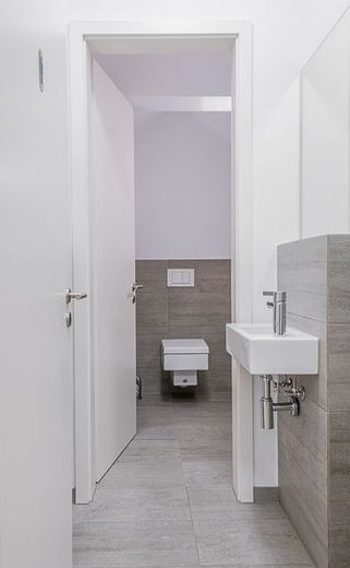 moderne Toiletten