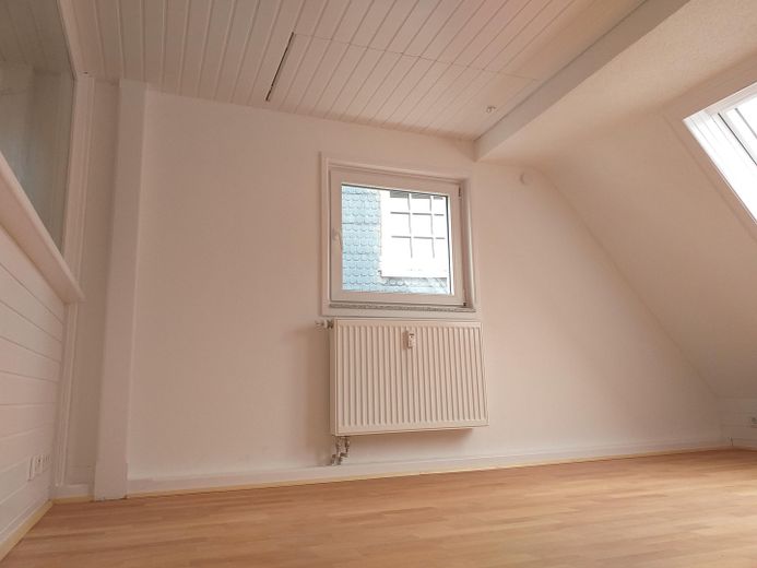 Wohn-Schlafzimmer DG