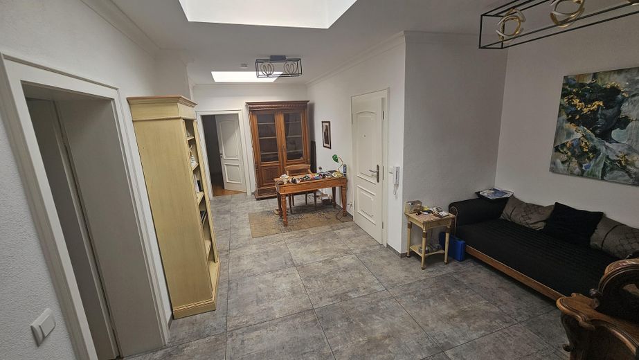 Exklusives Penthouse mit Alpenpanorama, XXL-Terrasse und Privataufzug – Flur