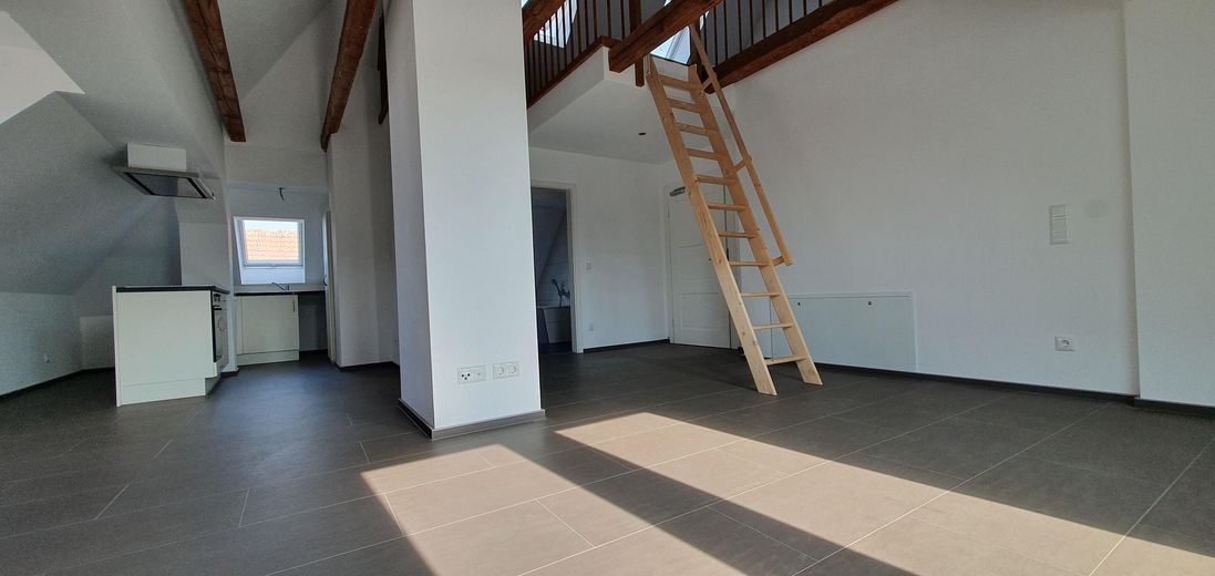 Traumhafte Maisonette-Wohnung in stilvoller Stadtvilla inklusive Einbauküche – फोटो 2