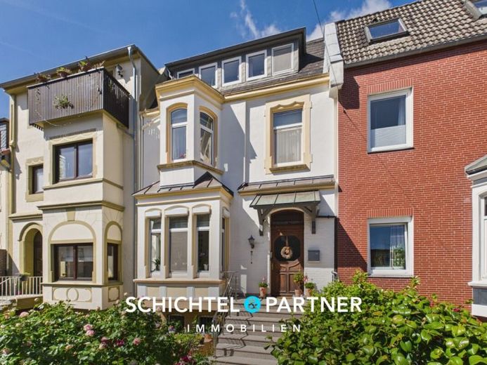 Mitte | Vacant urban villa with 3 residential units or as a single-family home – Photo 1