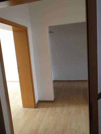 1. OG Blick durch Wohnungstür