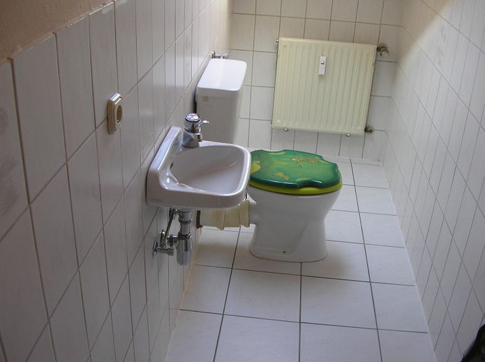 Großzügige 4-Zimmer-Dachgeschosswohnung mit 112 m² in ruhigem 4-Familienhaus in Sinntal – Foto 11