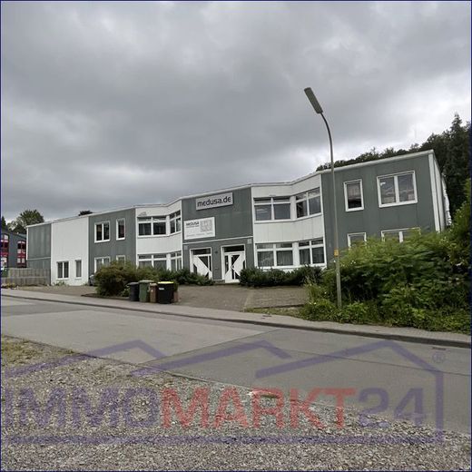 Lagerhalle, Werkstatt und zu vermieten – Straßenansicht