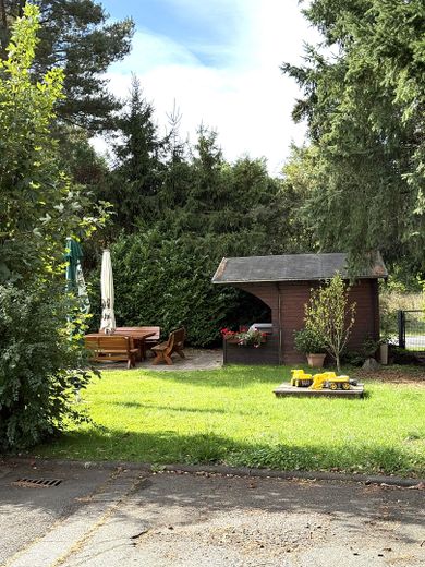 Freisitz mit kleiner Spielecke