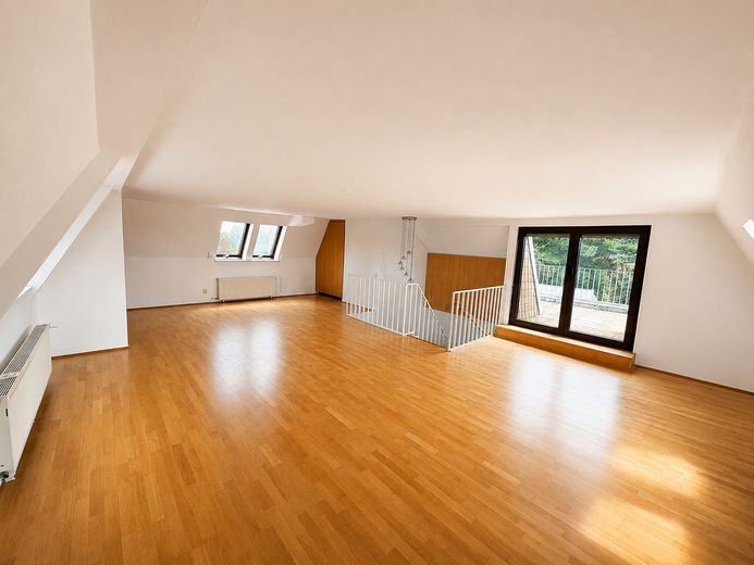 Großzügige lichtdurchflutete 4-Zi Wohnung mit EBK, Balkon und Dachterrasse – Zimmer 4 
